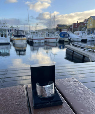 Hamarslignir armringar