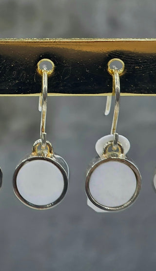 Oyralokkar Turið N. Mohr við neytabeina.