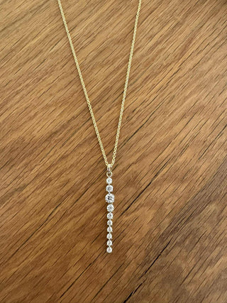 Gylt hálsketa við zirkonia steinum - Guld & Sølv