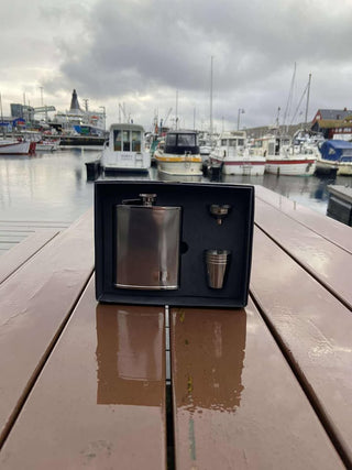 Lummafløska - sett við 4 snapsagløsum