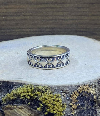 Harra ringur - oxiderað silvur