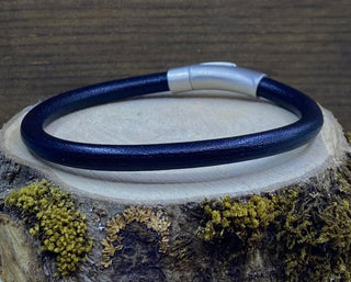 Leður armband