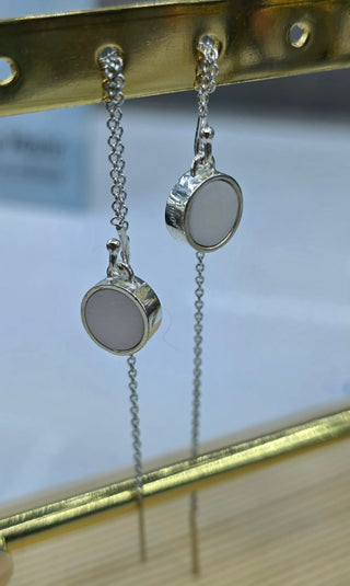 Oyralokkar við neytabein by Turið N. Mohr, við ketu.