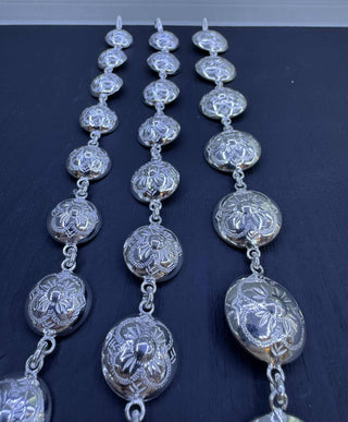 Knappaarmband við vestaknappi