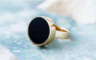 Ringur Iris by Turið N. Mohr 14 karat gull