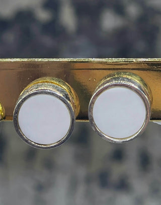 Oyralokkar Turið N. Mohr við neytabein.