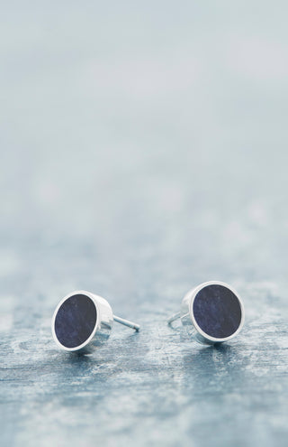 by Turið Nolsøe Mohr - Oyrnaringar Sodalite