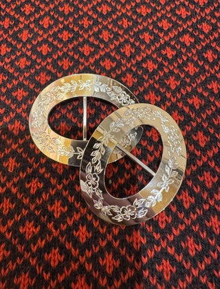 Oval skógvaspenni til konufólk "Blóma C"