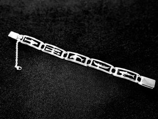 Armband við grindahvali - Peter Hansen